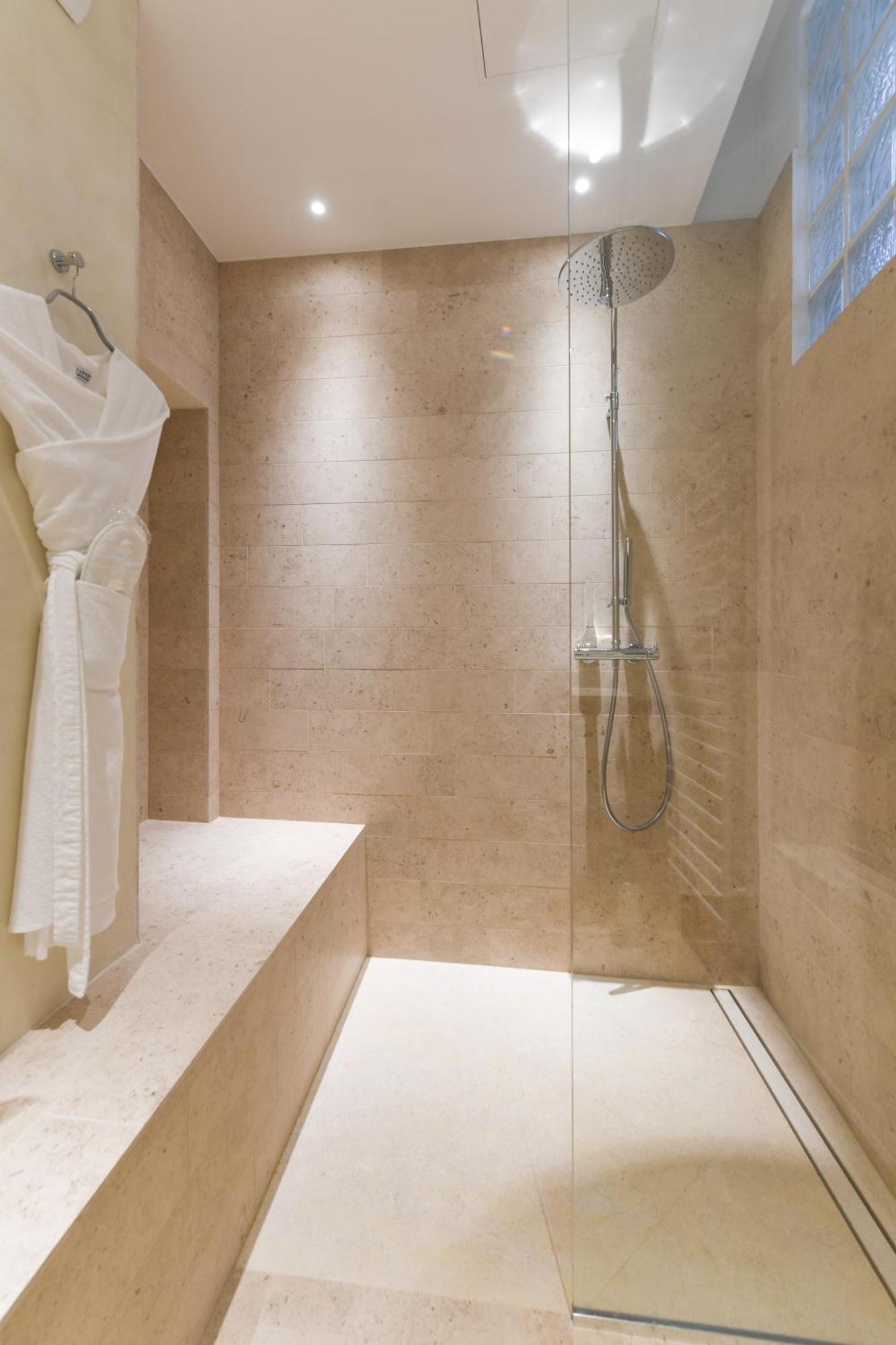 Khách sạn Le Petit - Passedat 5*