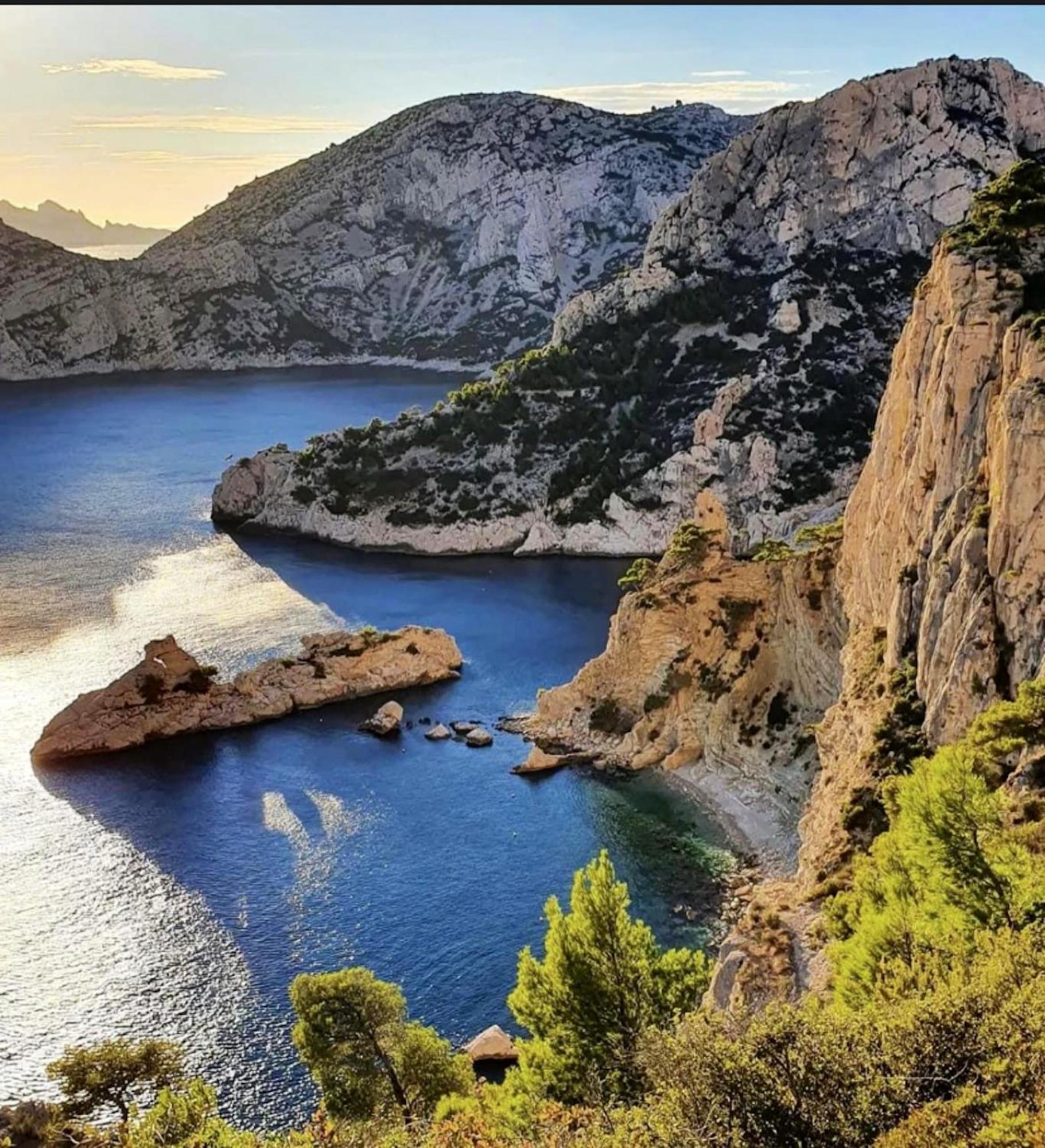 Maison Chaleureuse Au Coeur Des Calanques De + Jardin. Marseille