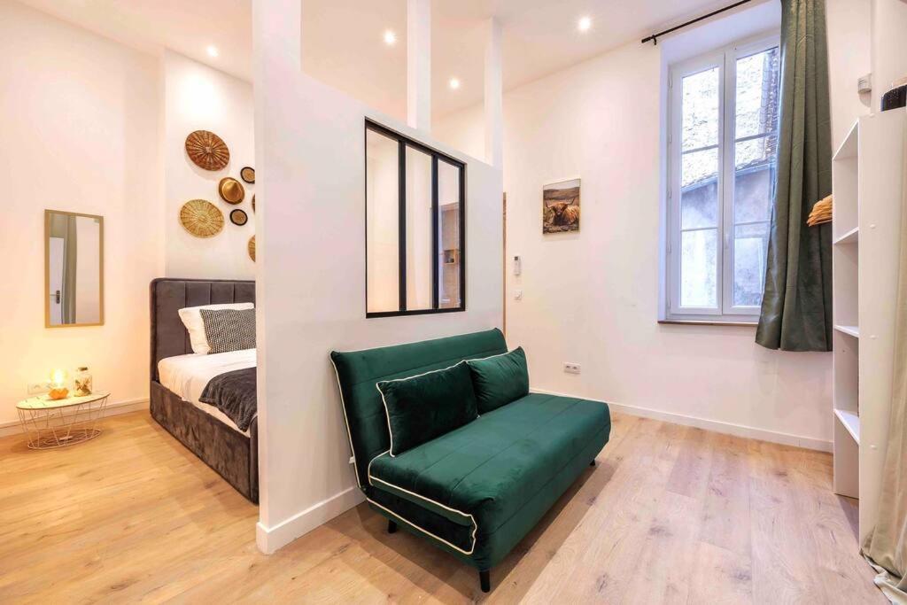 Apartment Vieux Port, Ferreol 6eme, 8 Personnes *