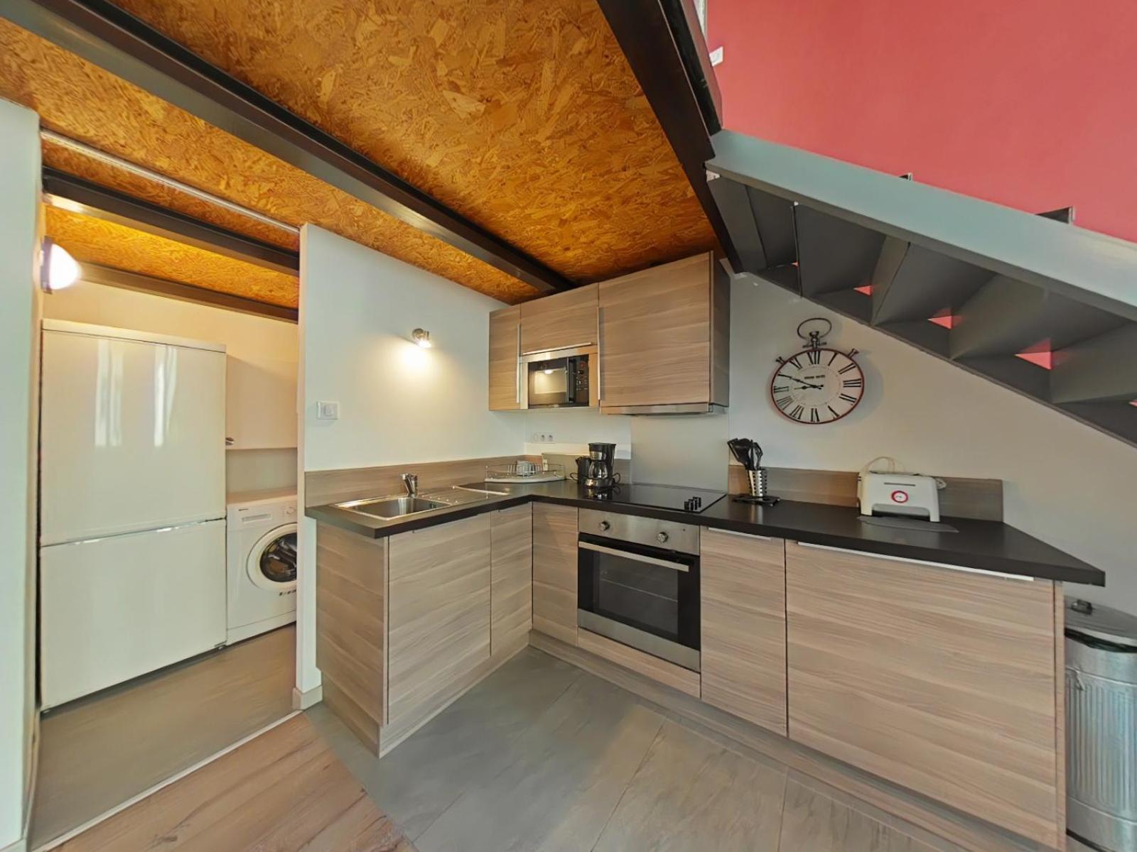 Moliere Apartment *