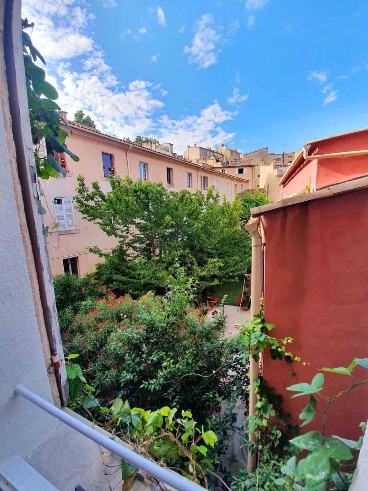 Guest house Vieux Port Panier Jardin *