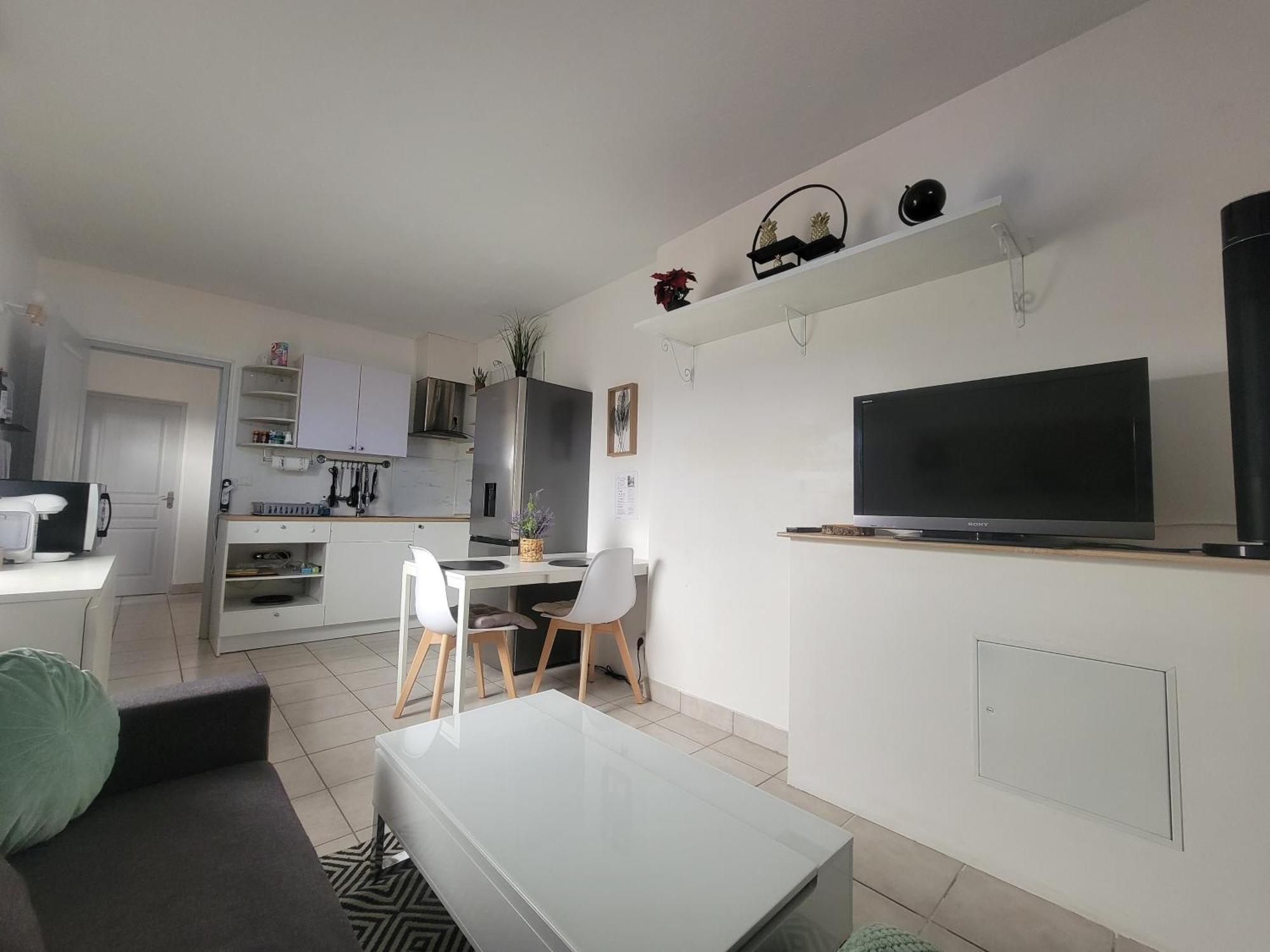 Apartment Jolie Dependance Avec Terrasse Privee Et Jacuzzi Marseille