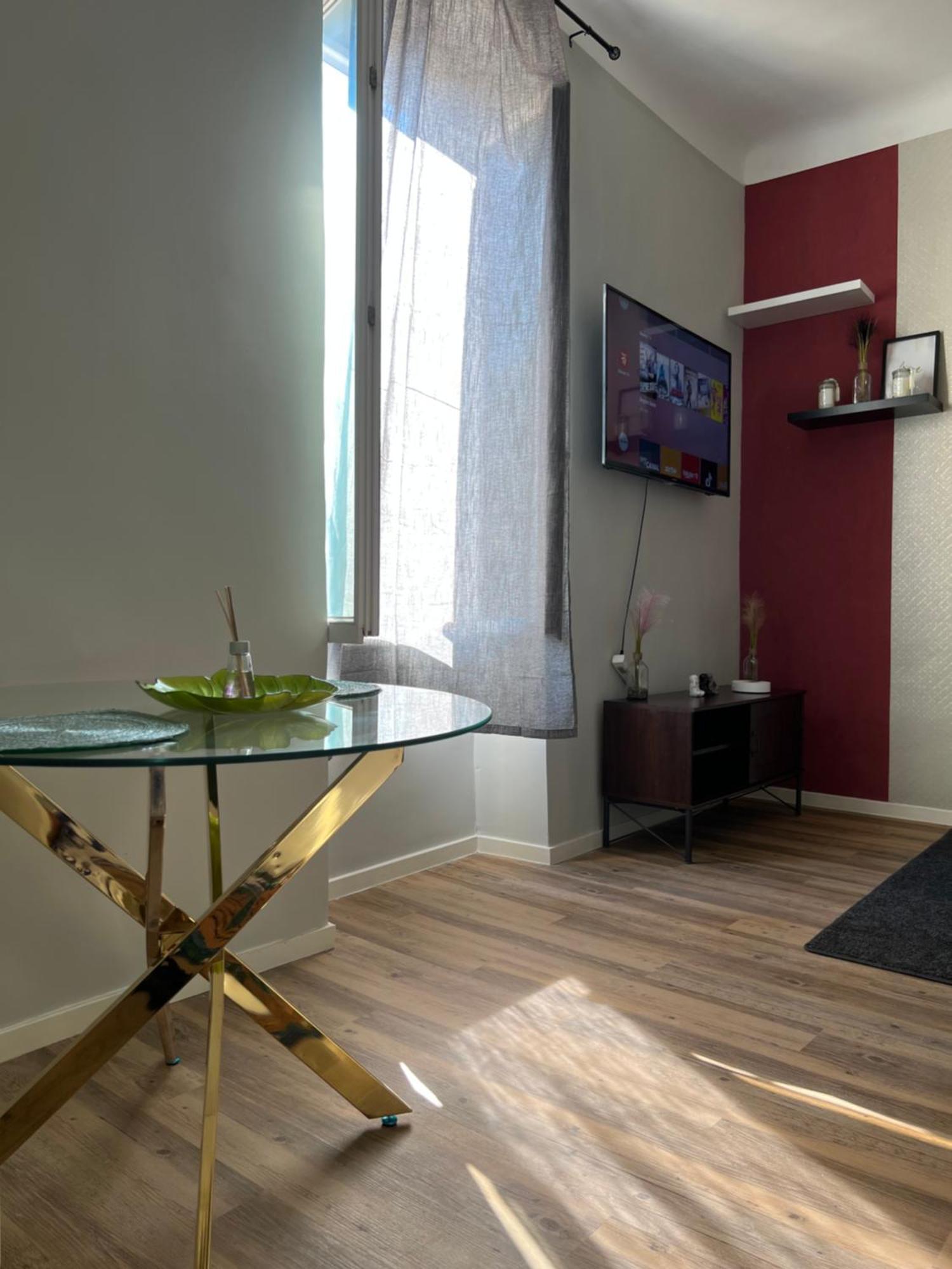 Appartement Studio, Plein Coeur De Marseille