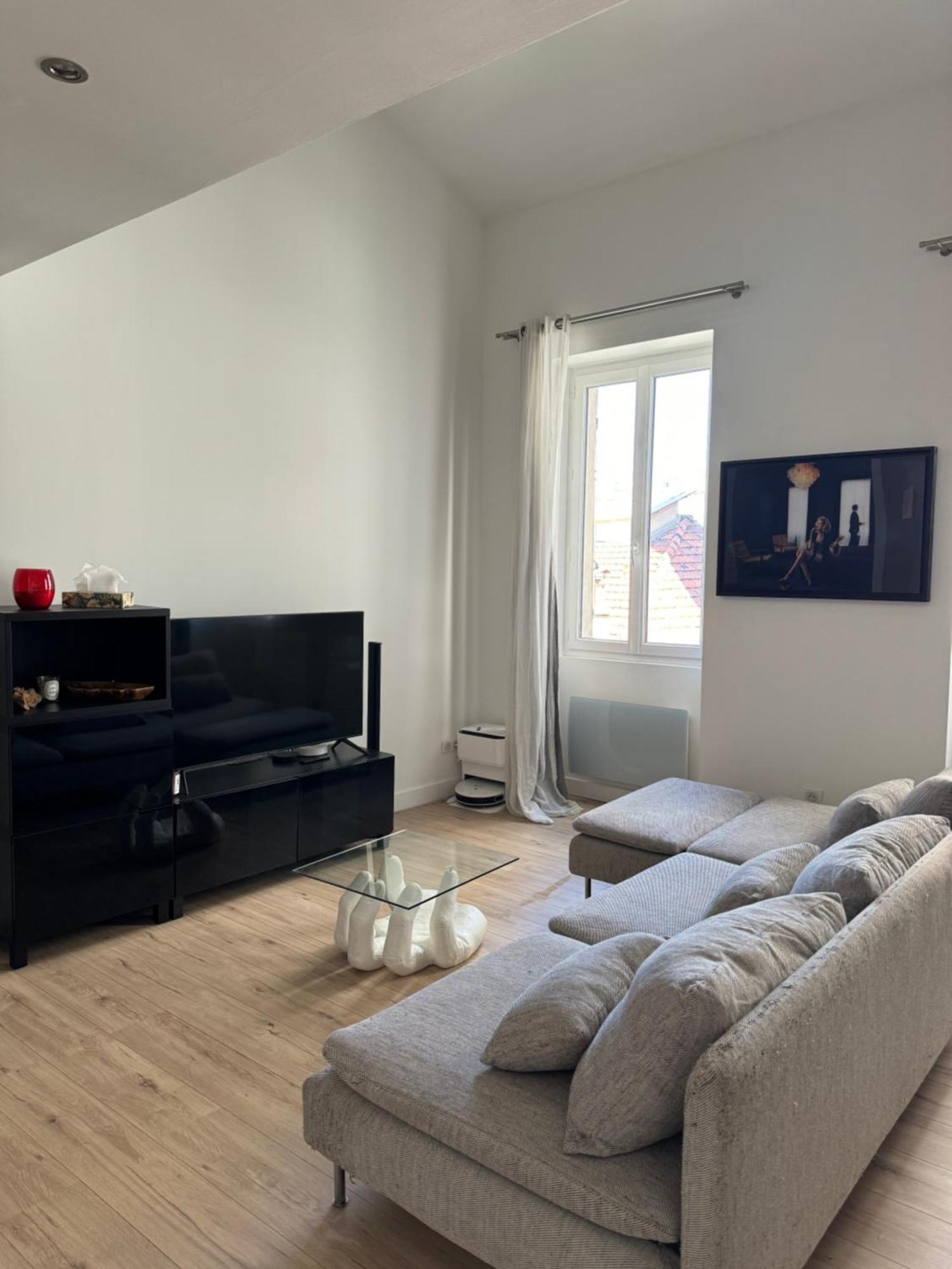The Loft, 8 Eme