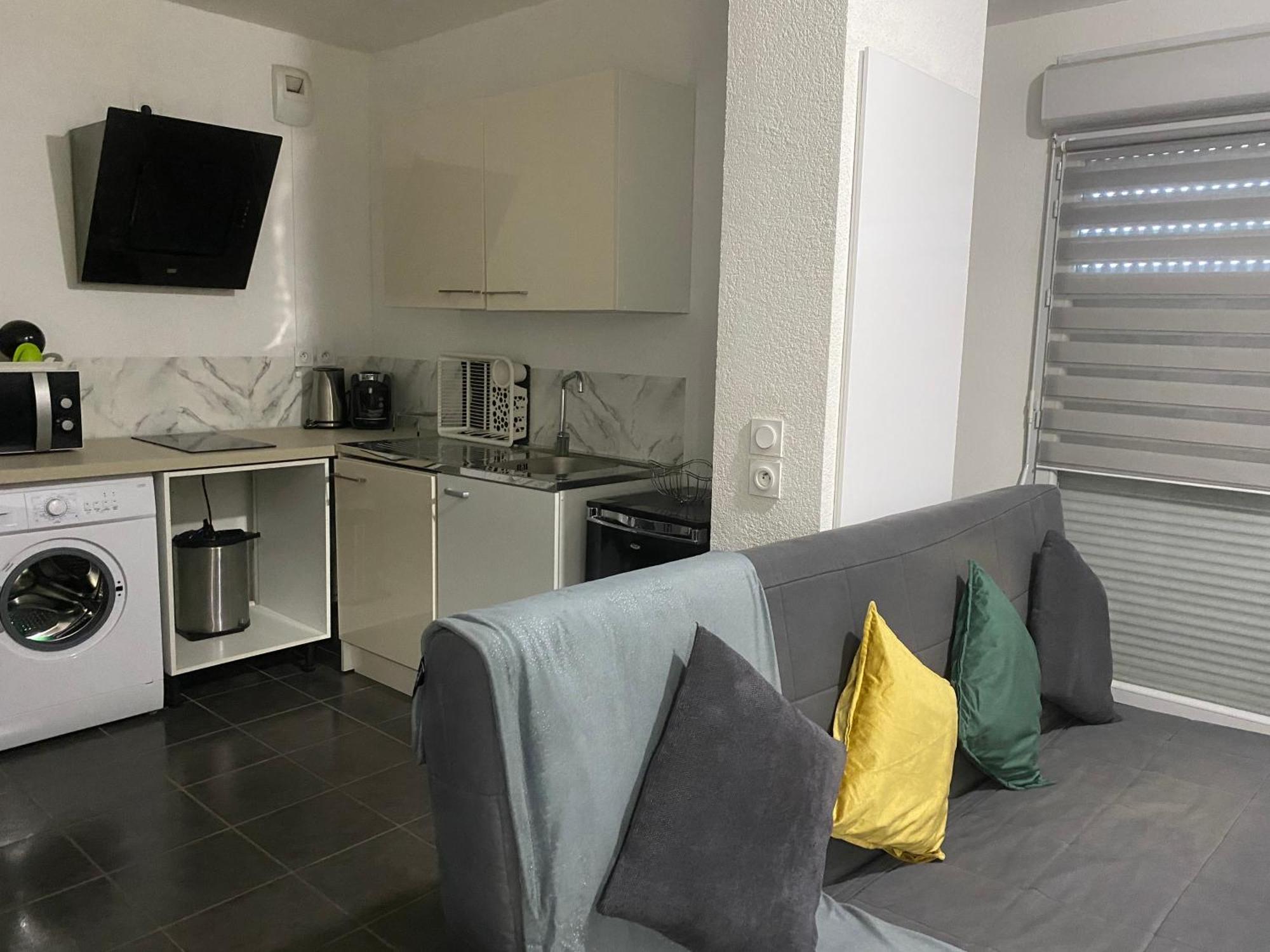 Gk2night, Avec Parking Sous Sol Gratuit Apartment