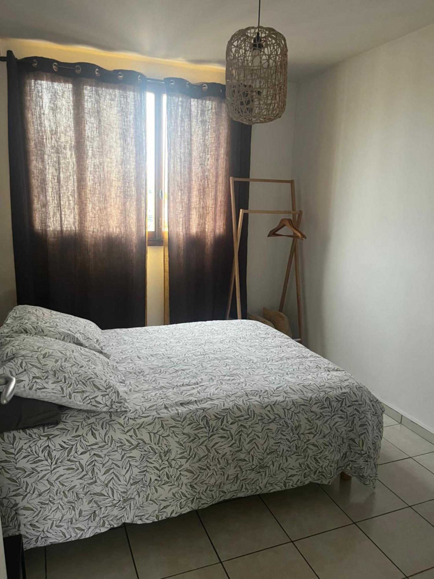T3 Proche Metro -draps Et Serviettes Inclus *
