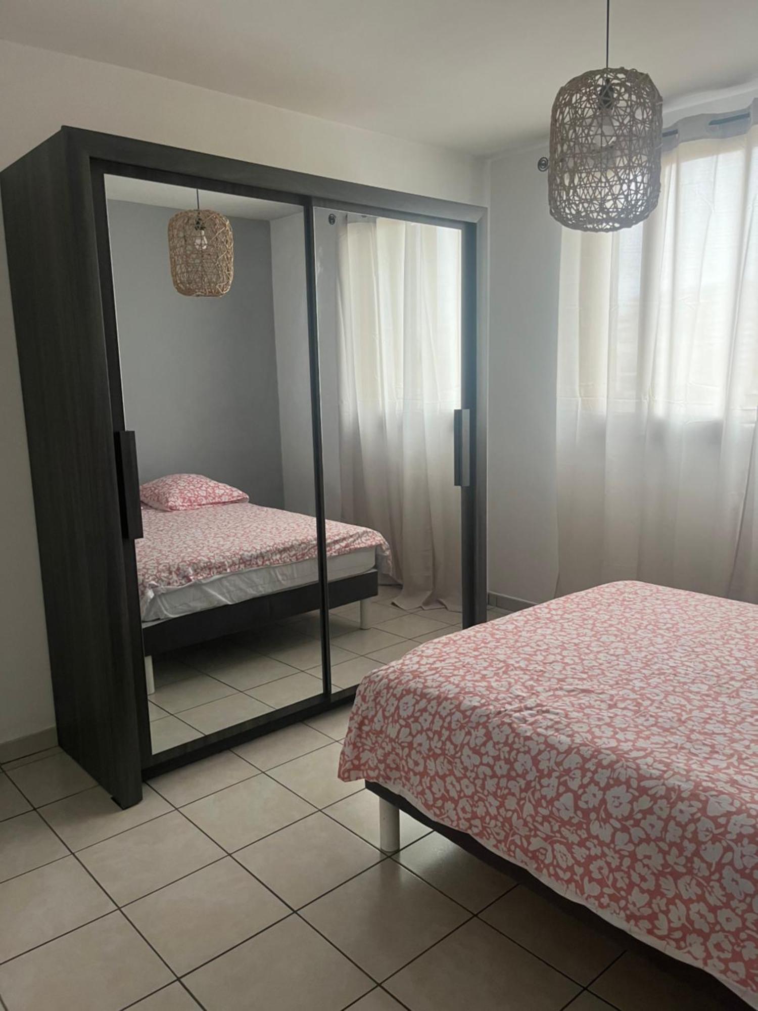 T3 Proche Metro -draps Et Serviettes Inclus Marseilles