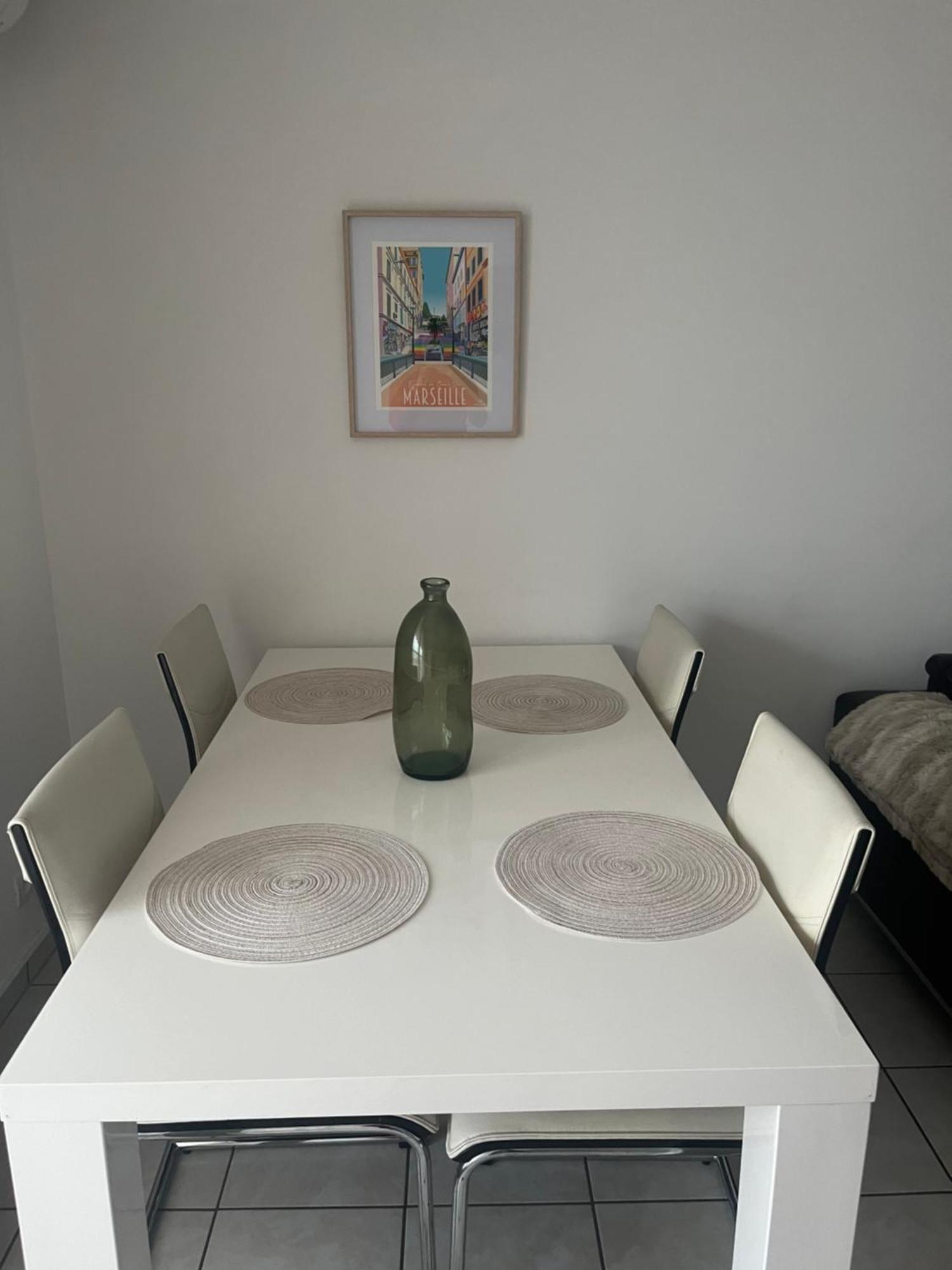T3 Proche Metro -draps Et Serviettes Inclus