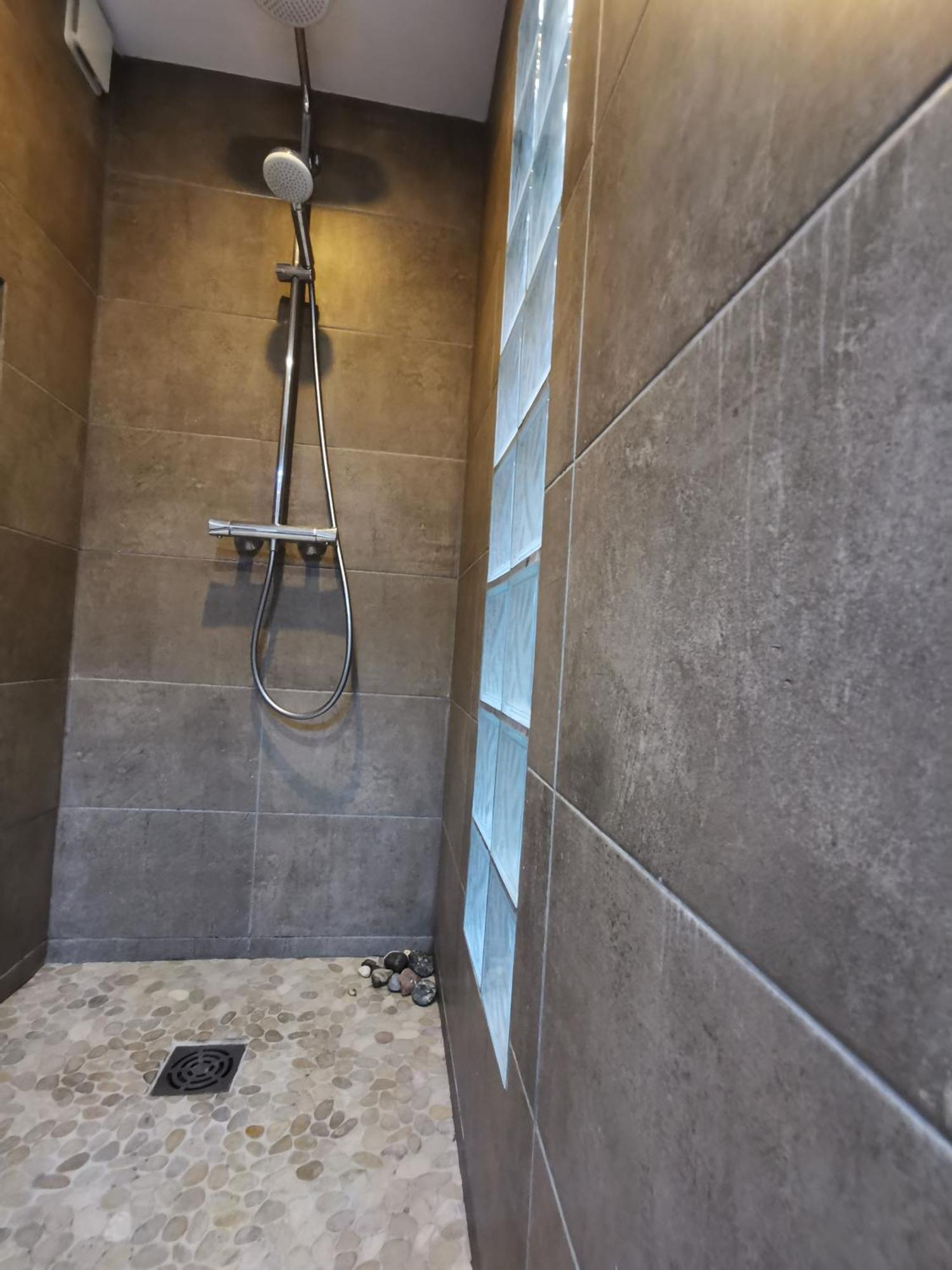 Villa Loft Lumineux: 3-bedroom With Patios And Private Garage *
