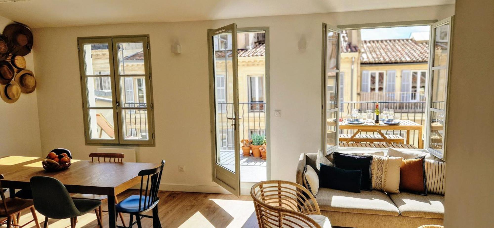 Appartement Terrasse - Hyper Centre - 2 - Parking Gratuit - Calme & Lumineux - Arrivee Autonome Marseilles
