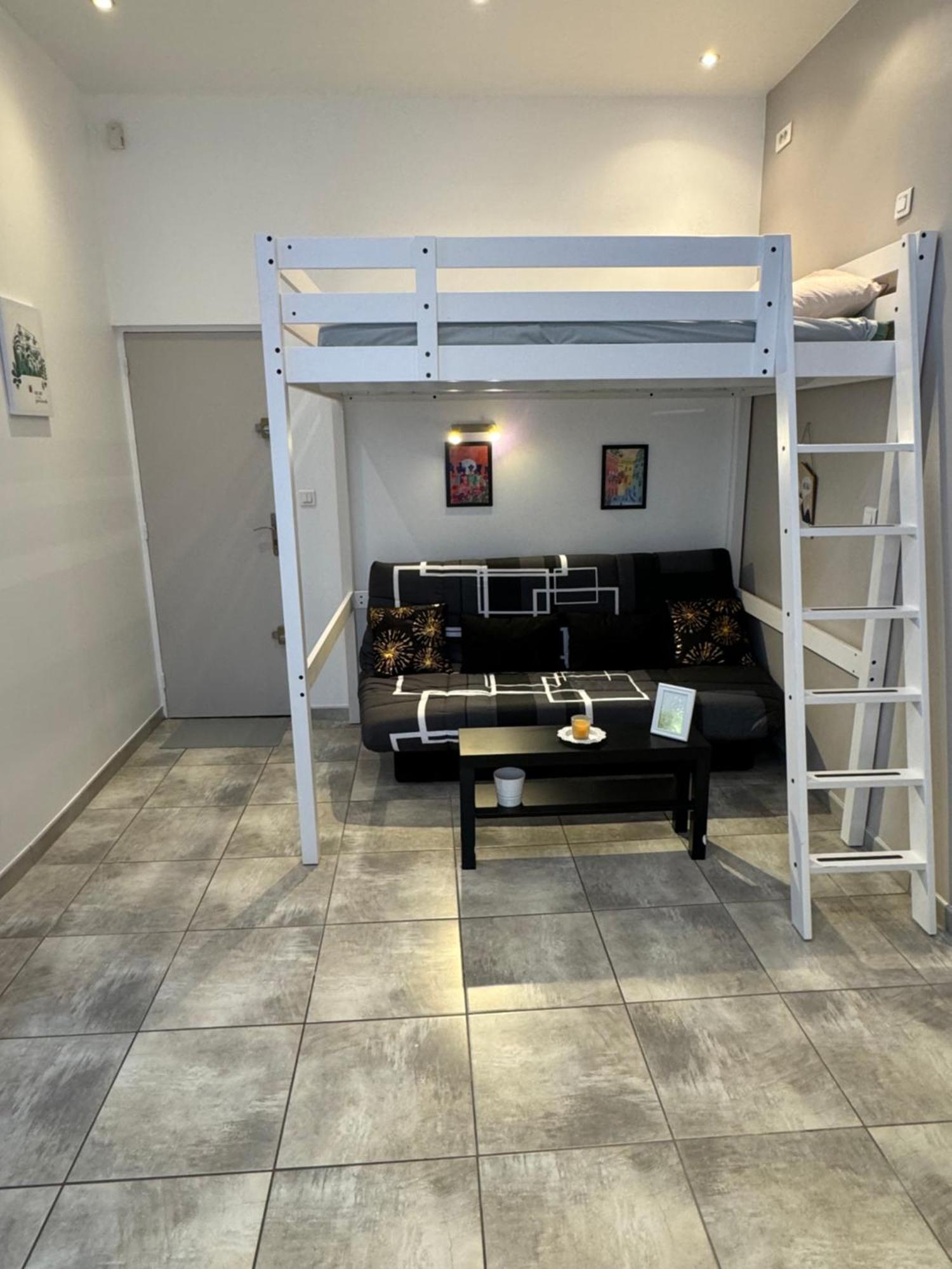 Studio A Louer Apartment *