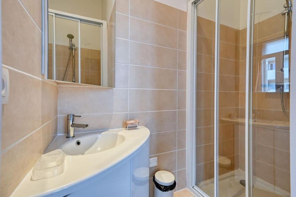 Apartment T3 Climatise A La Capelette Marseille