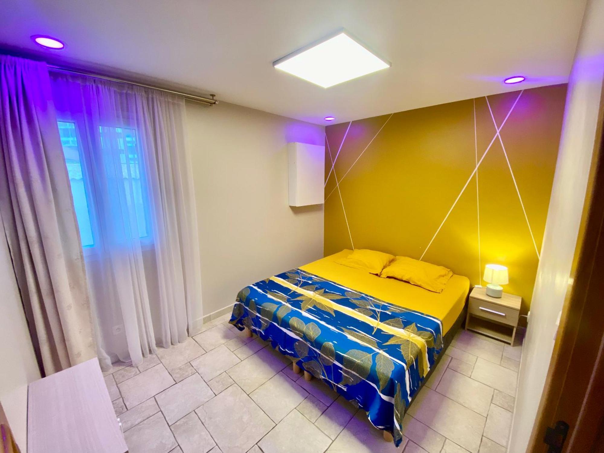 - Villa Marseille