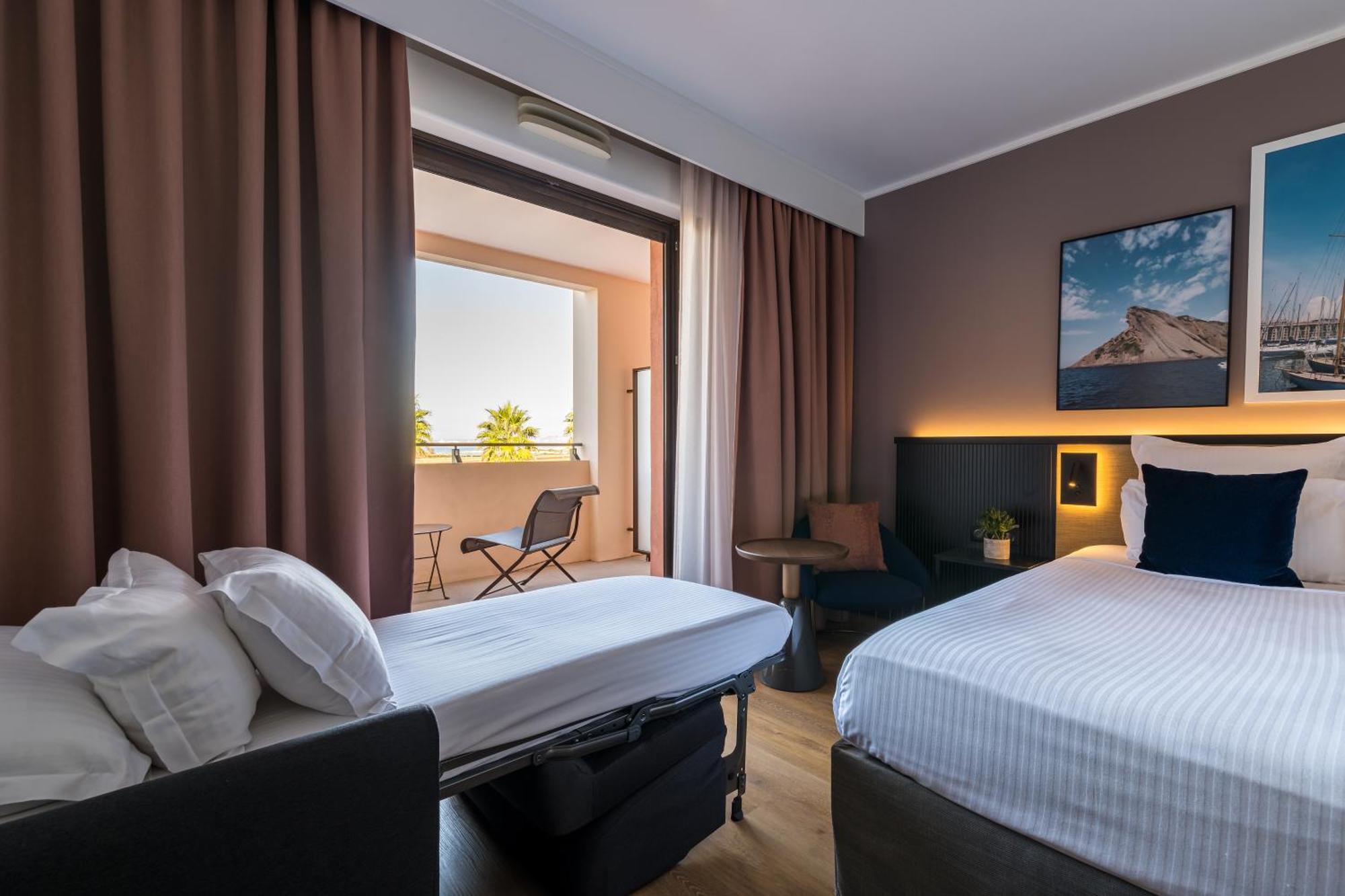 M Khách sạn 4*