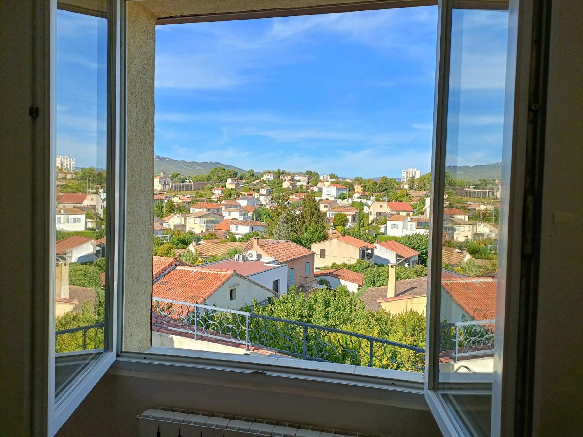 Maison Individuelle Vue Sur Le Massif De L'etoile Apartment *