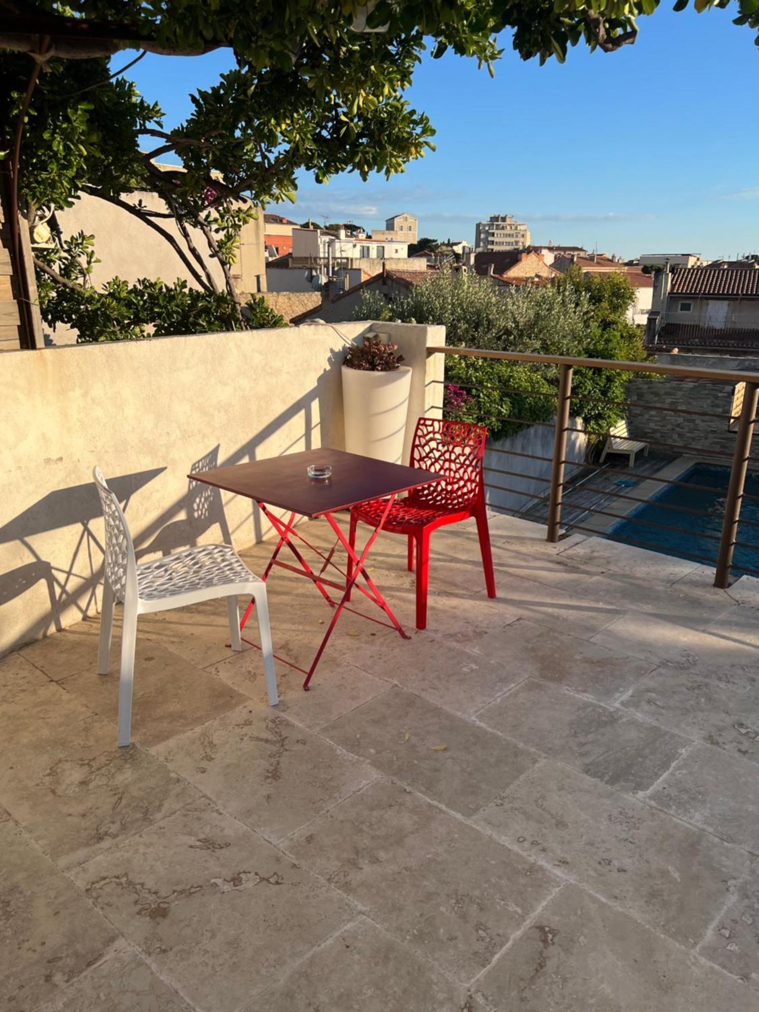 C'est La Qu'il Faut Venir Cet Ete A 2 * Marseilles