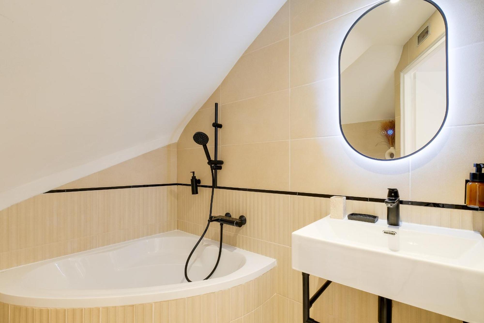 Vauban, Notre Dame De La Garde, 3 Chambres, Terrasse, Jacuzzi * Marseille