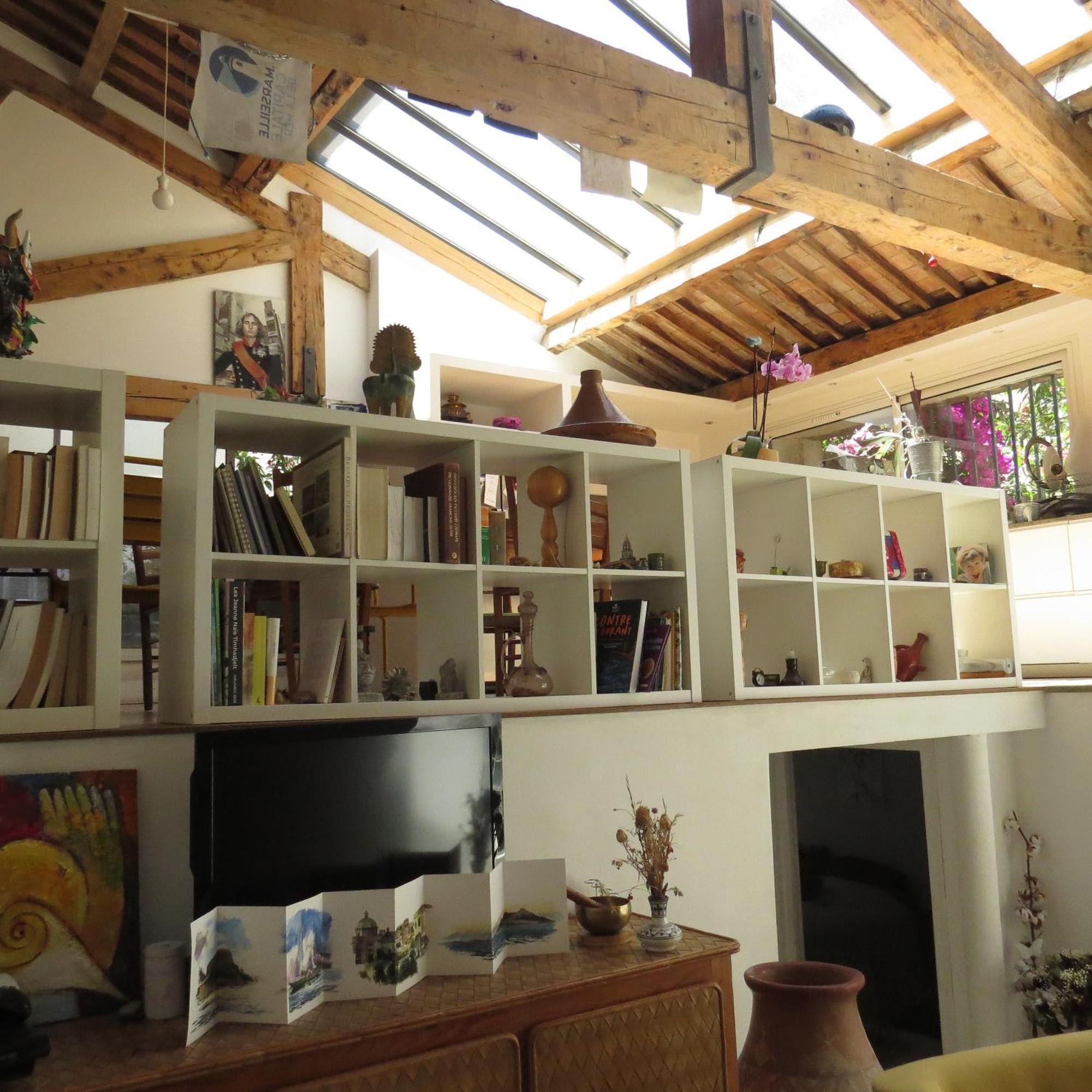 Loft Lumineux: 3-bedroom With Patios And Private Garage *