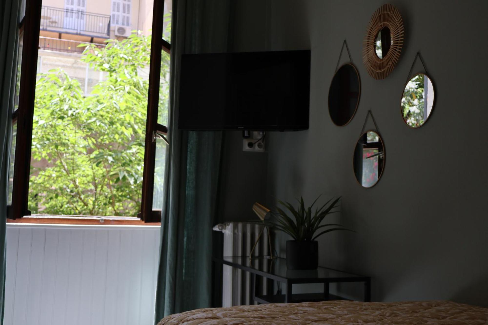 Boutique Azur 2* Marseille