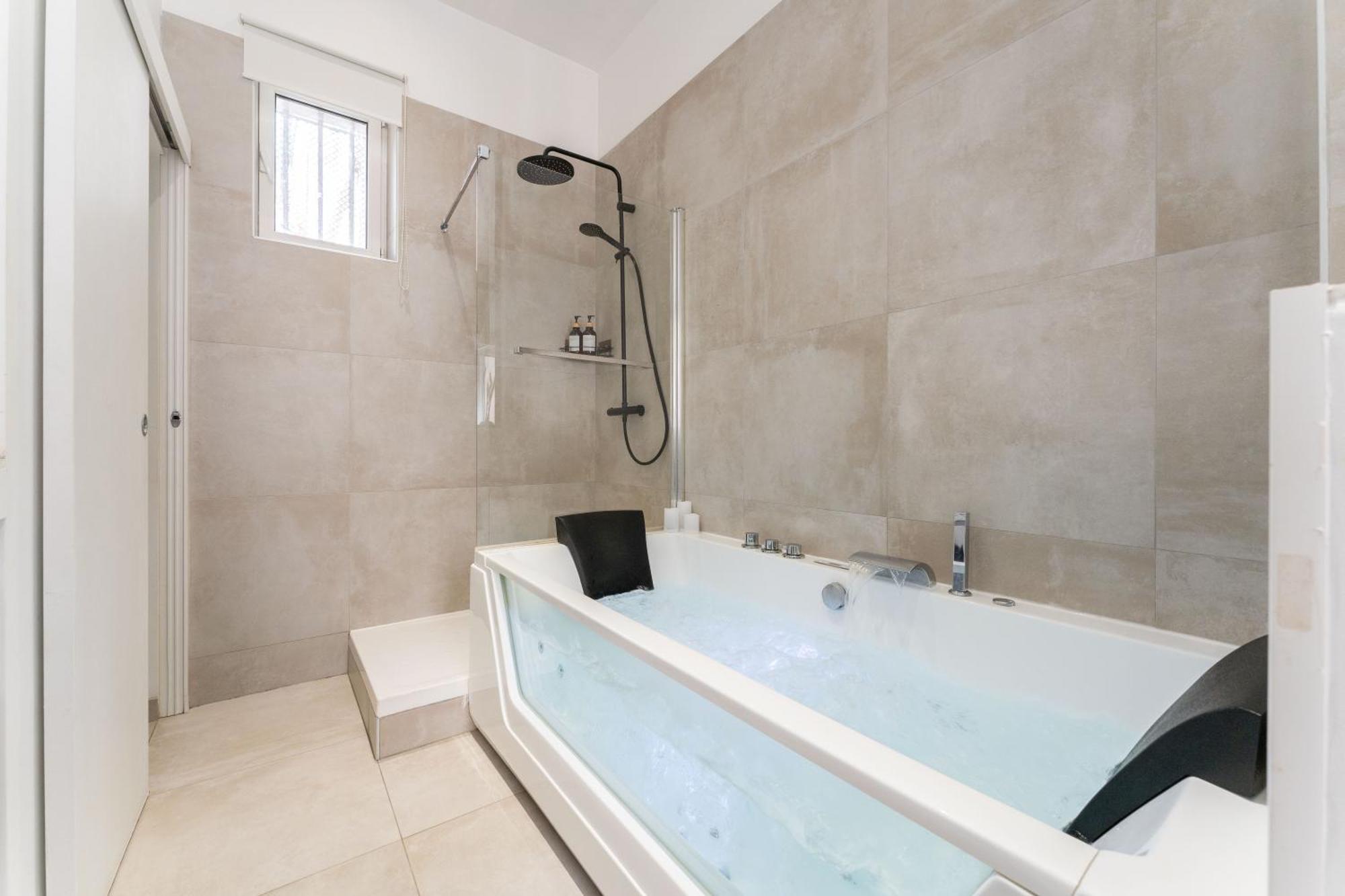 Apartment Avec Baignoire Balneo A 4min A Pied Du Vieux-port Marseille