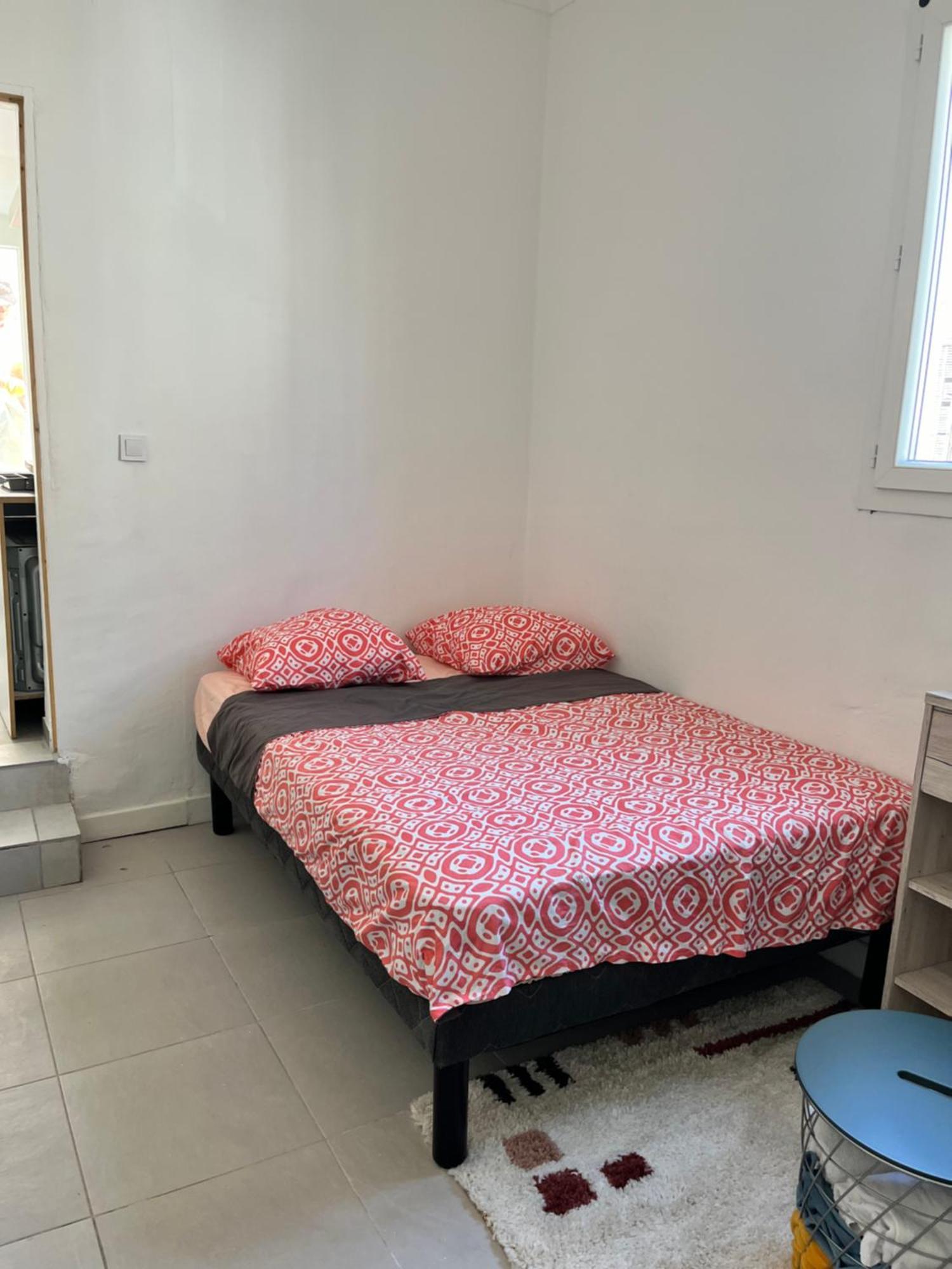 Appartement Studio 1 Etage Au Centre De