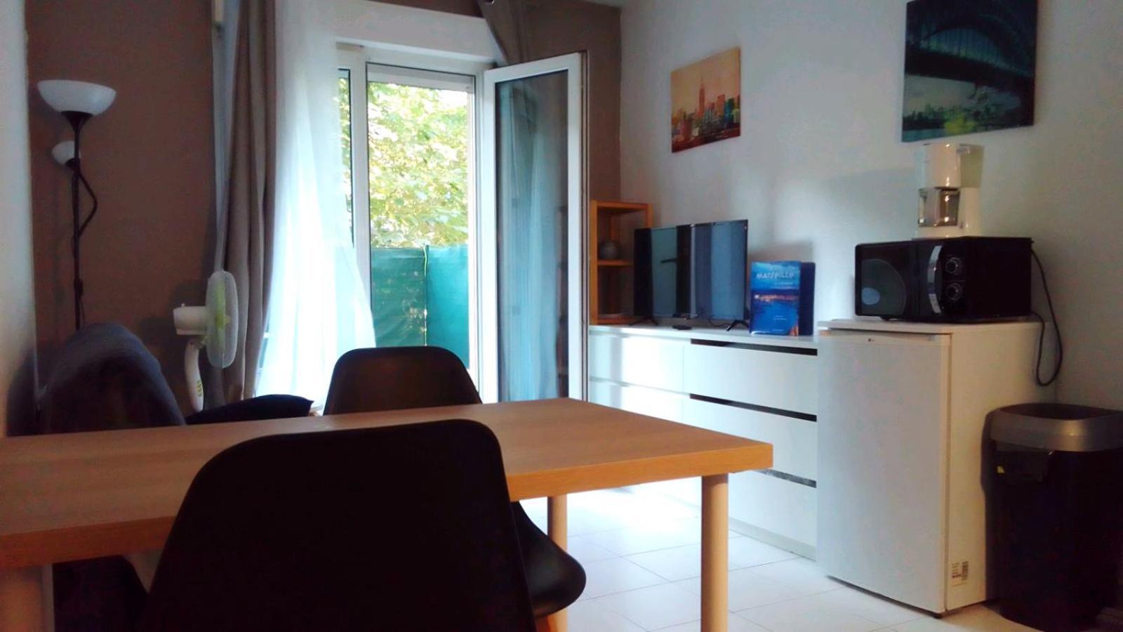 Joli Studio Avec Terrasse * Marseilles