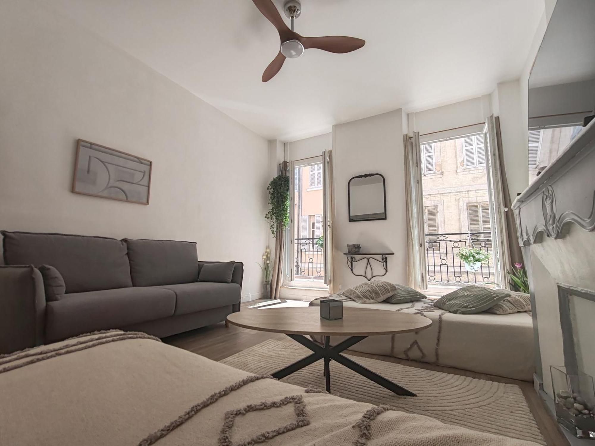 Apartment T3 Grand Balcon Au Coeur Du Vieux Port Marseilles