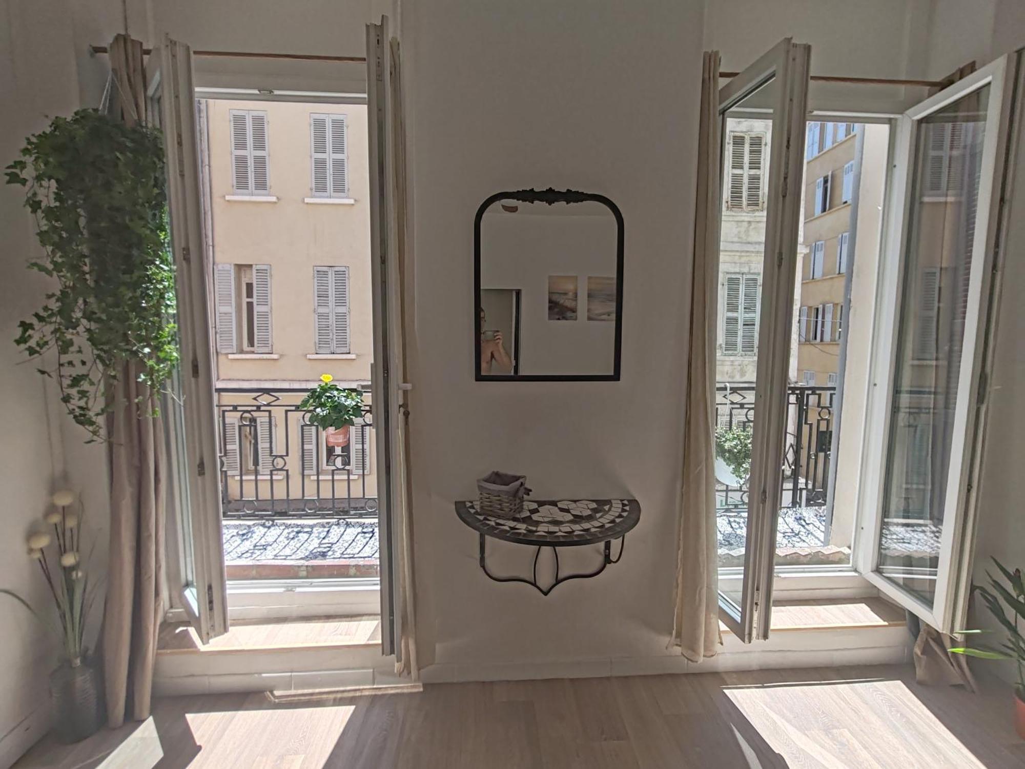 T3 Grand Balcon Au Coeur Du Vieux Port Apartment Marseilles