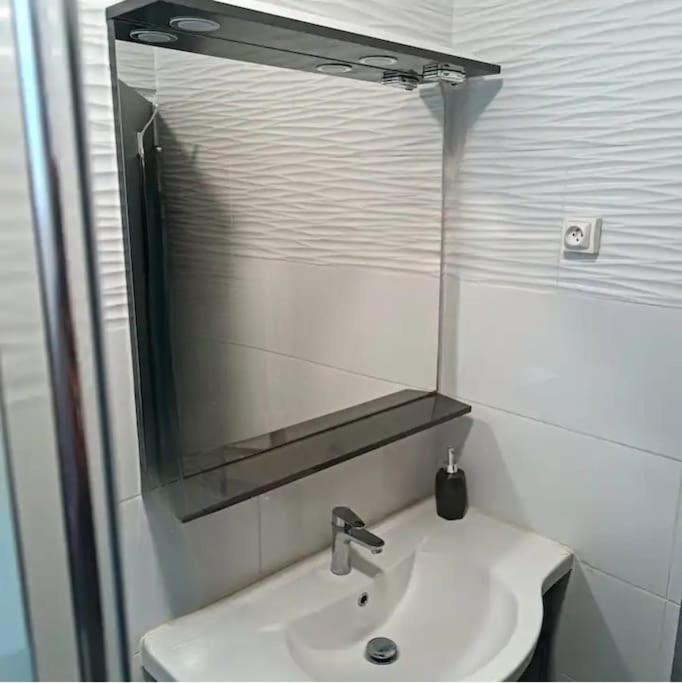 Apartamento T3 Fermee Avec Parking *
