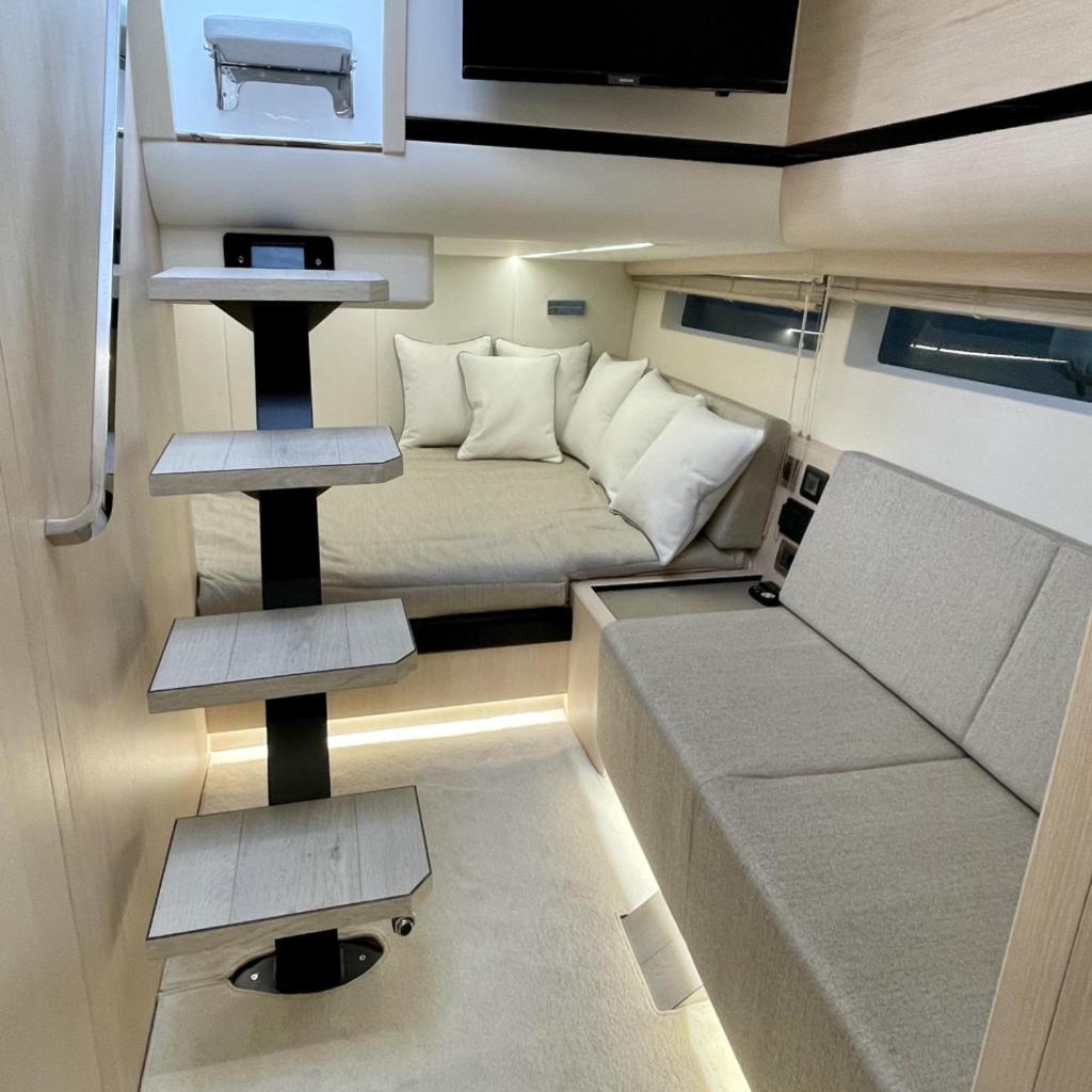 Yacht Med 42 Botel Marseilles