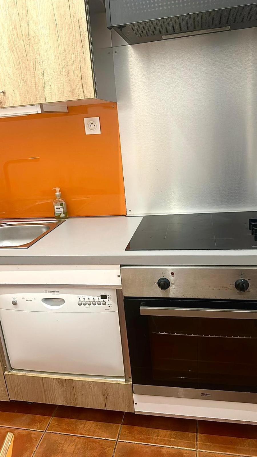 Flc-gd 4p -clim- Box Extra 1 Car St Charles Apartment