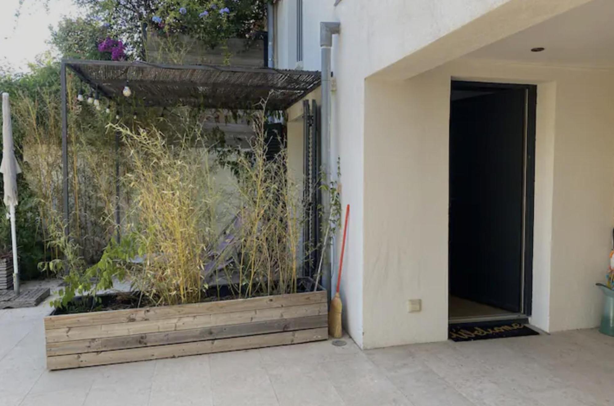 Avec Terrasse, Proche Et