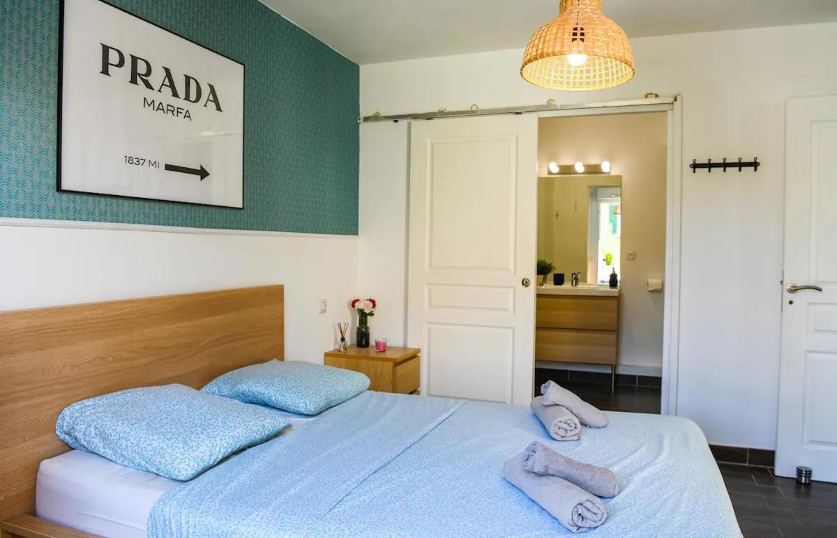Appartement Superbe Avec Terrasse, Piscine & Parking Prive A Marseilles