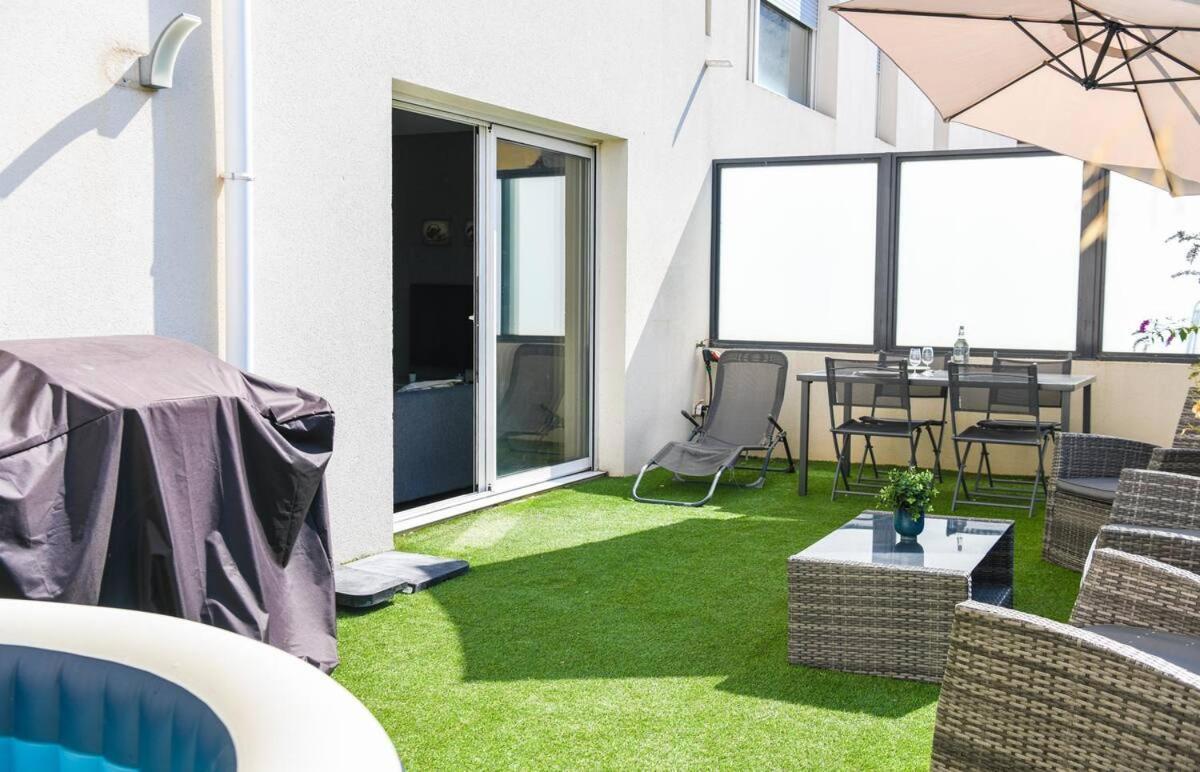 Superbe Avec Terrasse, Piscine & Parking Prive A Appartement Marseilles