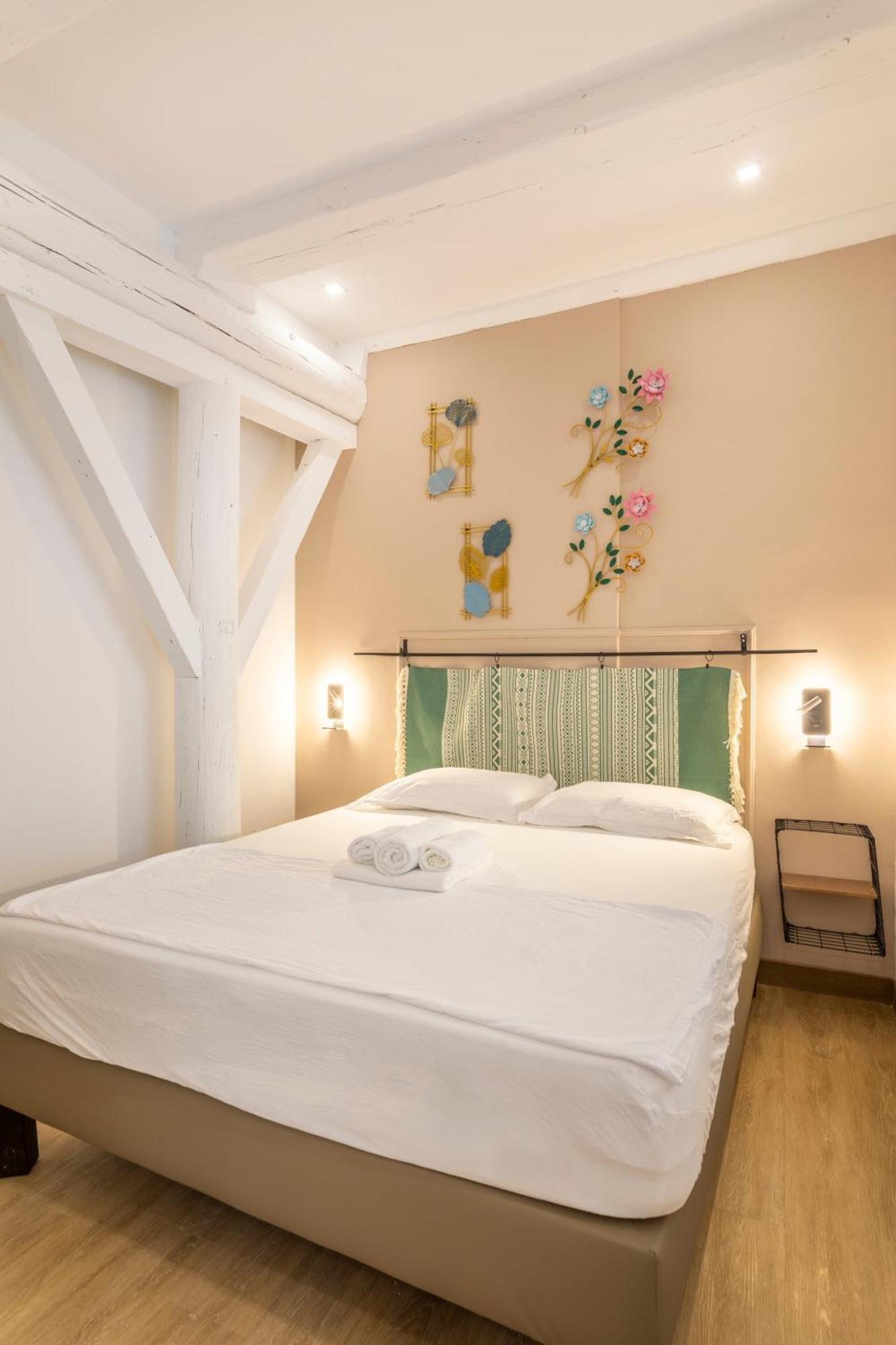 Căn hộ Adira Panier 2 Etoiles Marseille