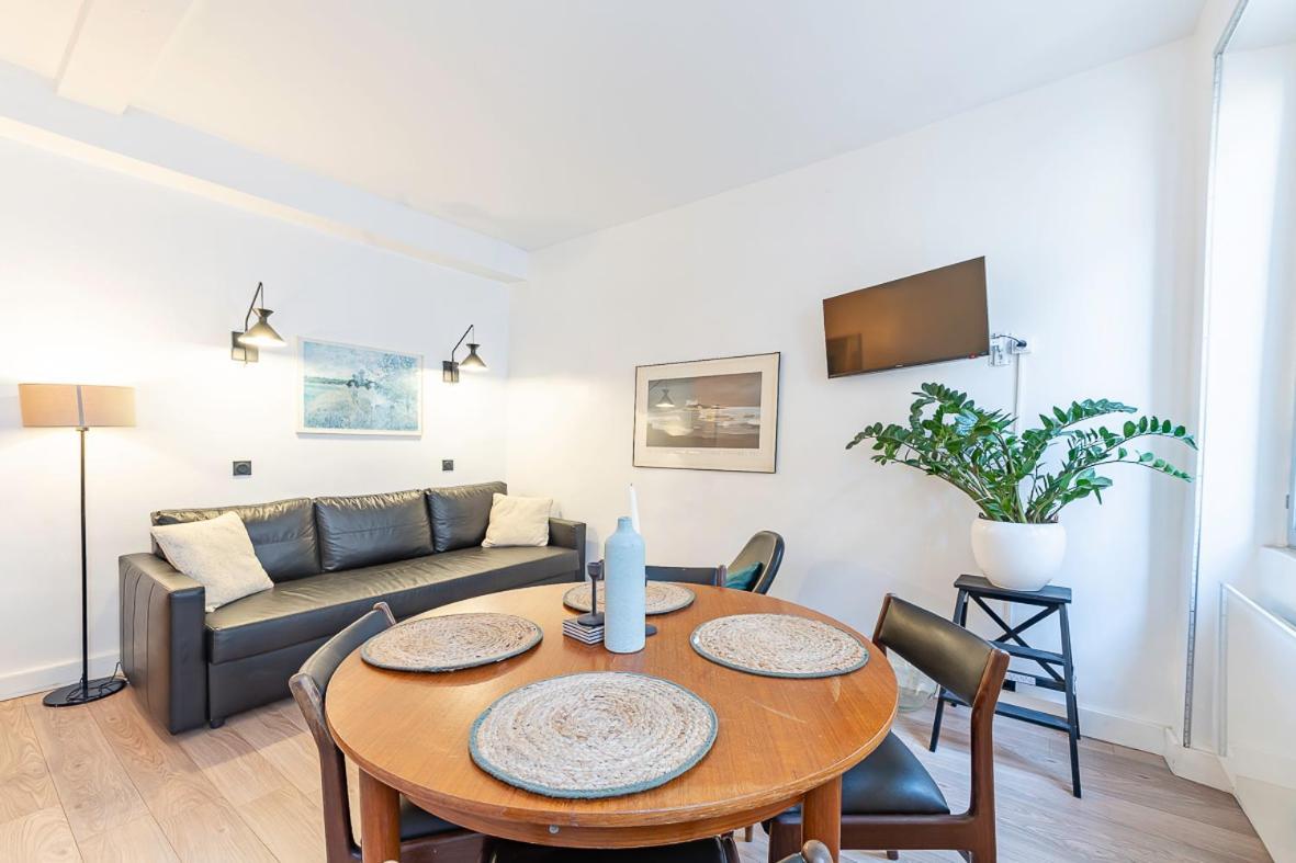 Căn hộ Belle Renovation Moderne Au Coeur Du Panier *