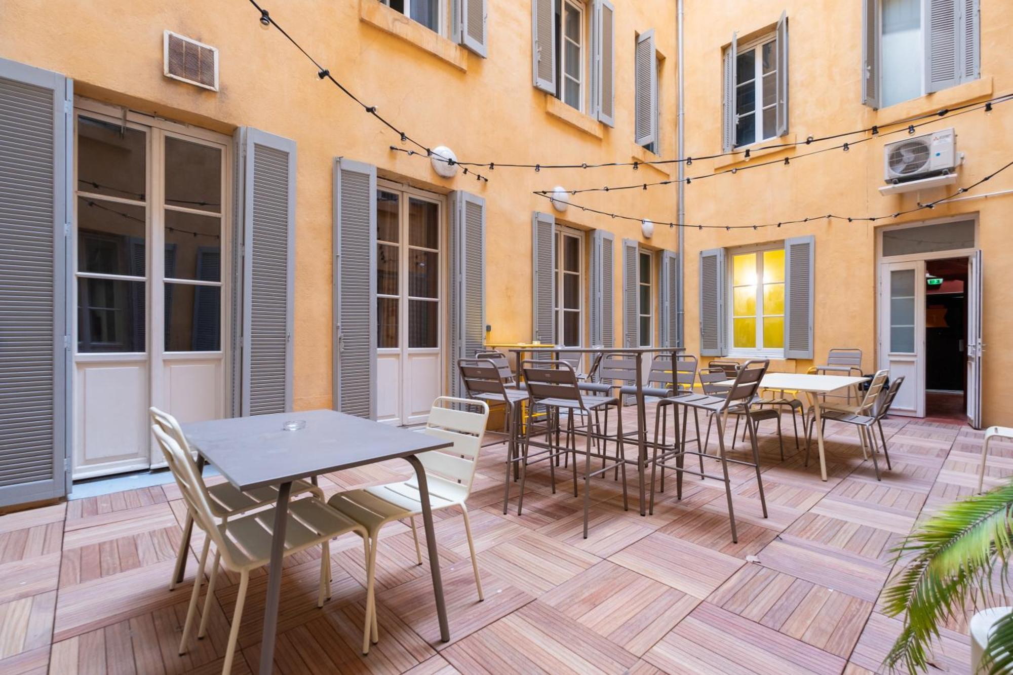 Kley Republique Aparthotel