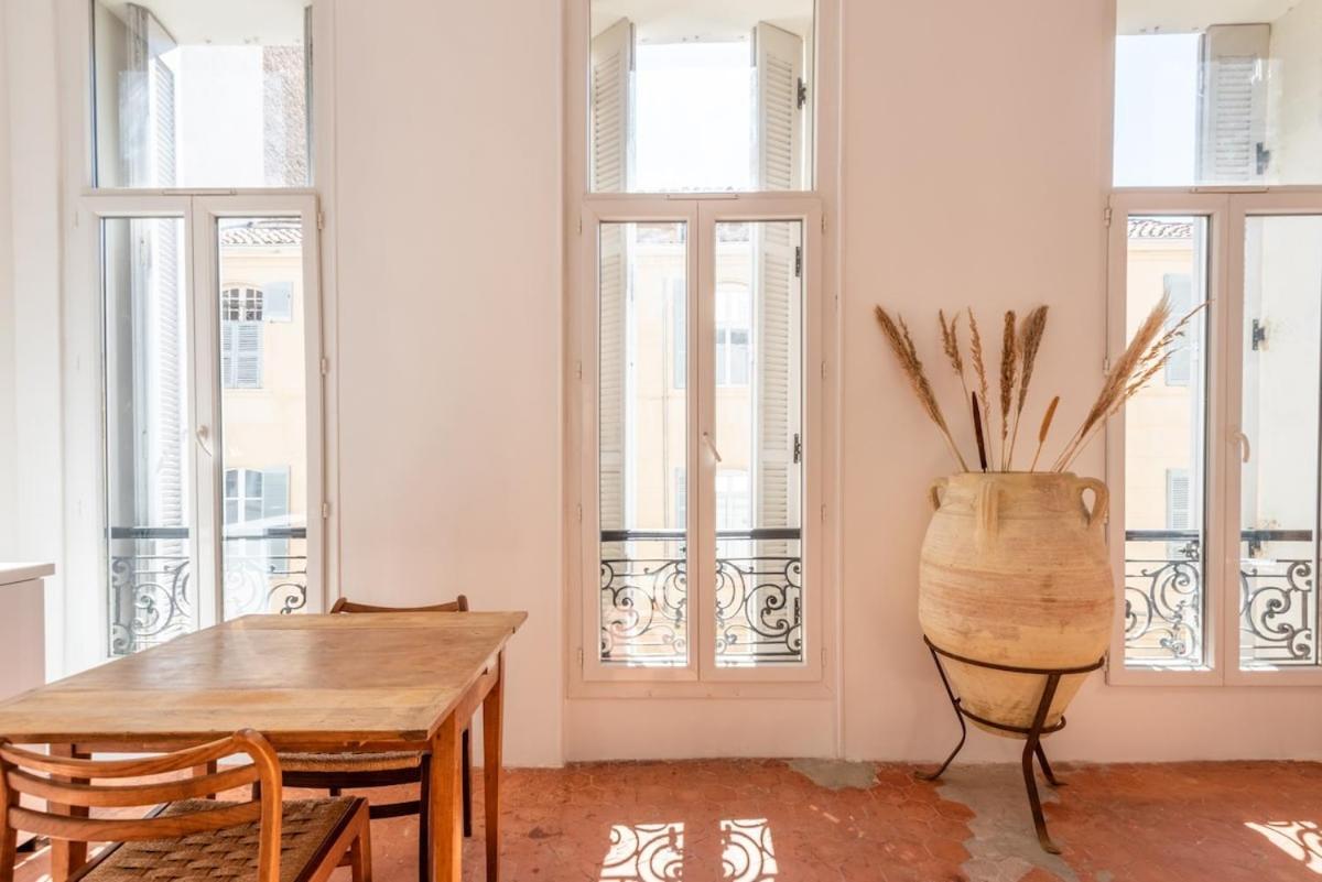 |aaa|- Pure & Natural Massilia Center Apartment