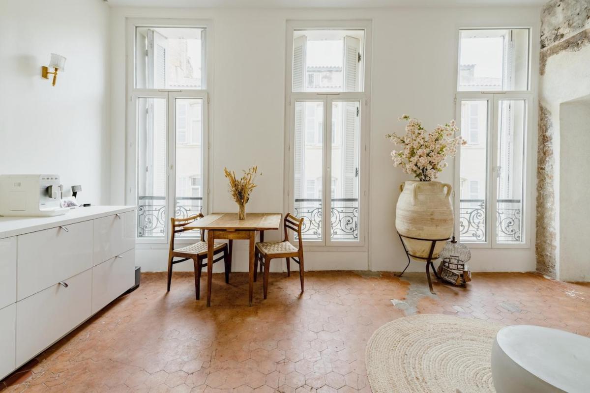 |aaa|- Pure & Natural Massilia Center Apartment
