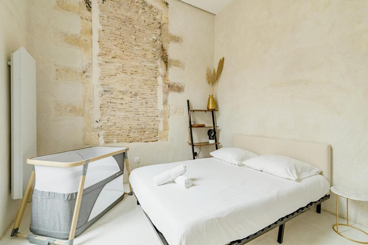 |aaa|- Pure & Natural Massilia Center Apartment