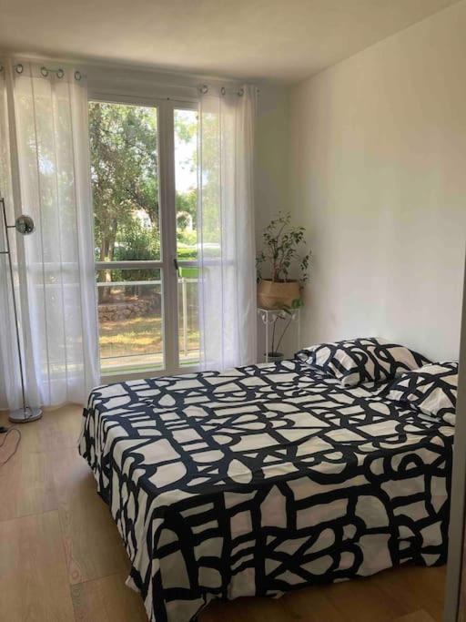 Apartment Flat Air Conditioning 4 People Near Stadium Marseille