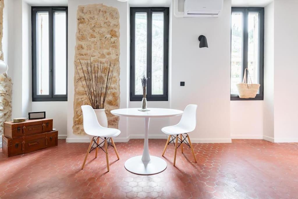 Apartment T2 Typique Et Decore Avec Gout - Quartier Vauban Marseilles