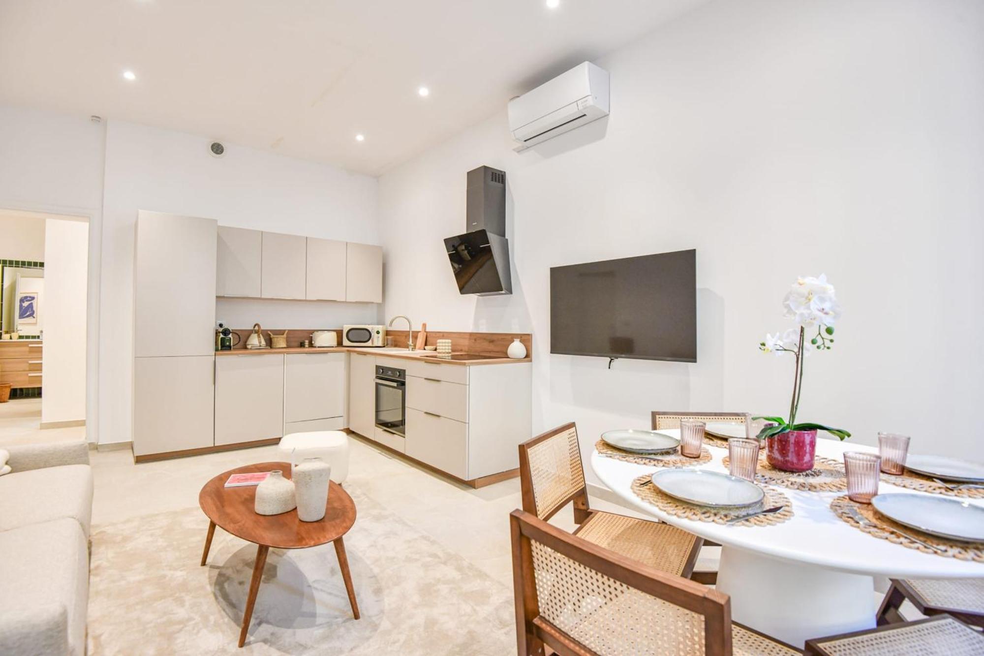 2 Ch Clim Proche Vieux-port Et St-charles Apartment Marseille