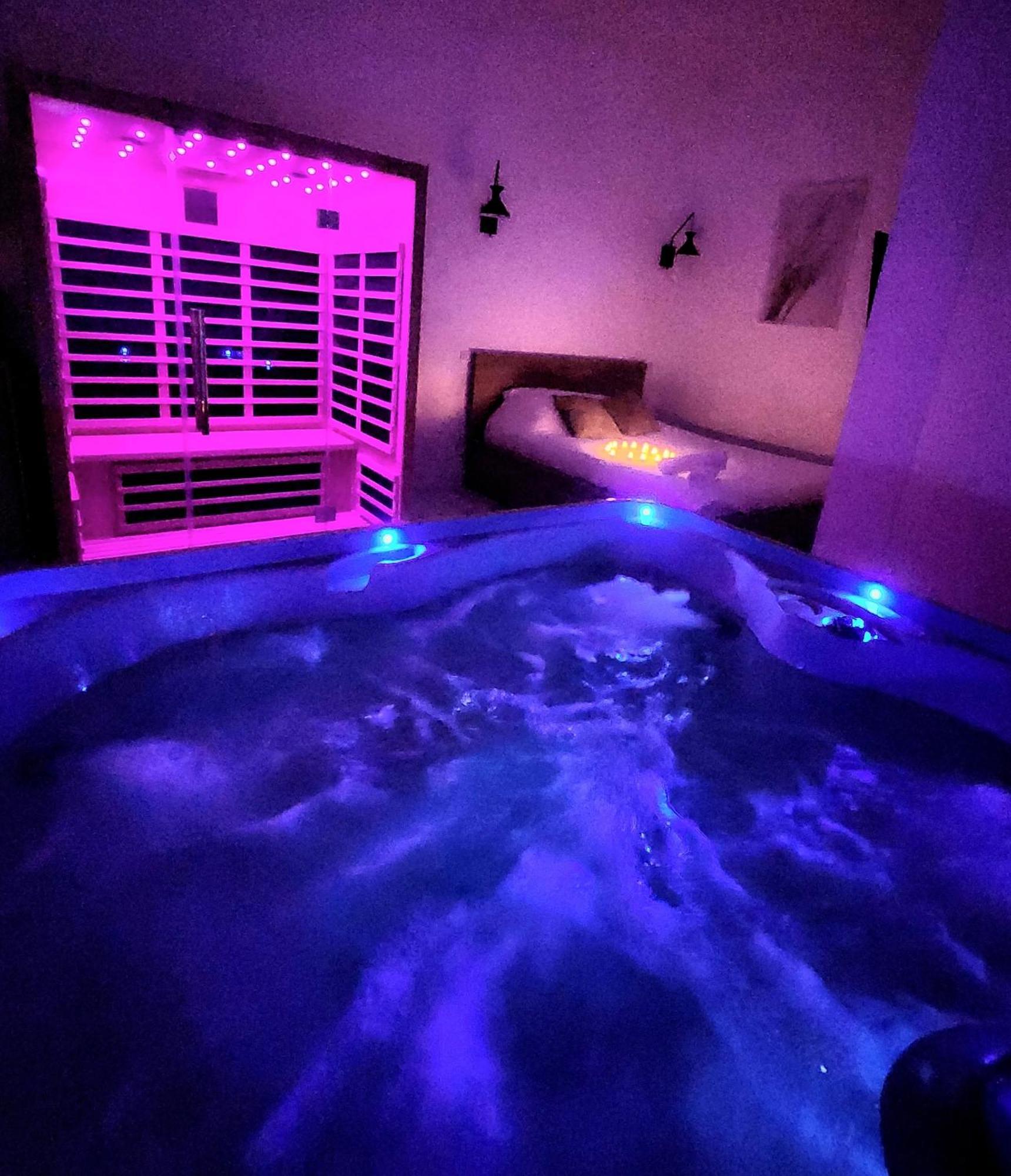 Jacuzzi Sauna Privatif * Marseille