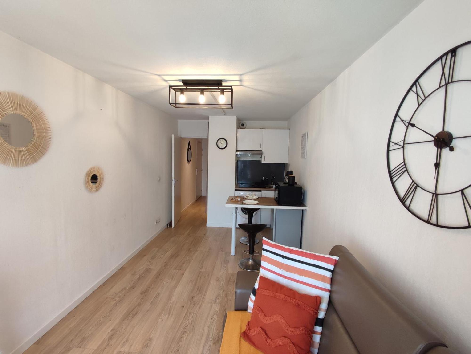 Apartment Climatise Equipe A 6min De La Gare St Charles Marseilles