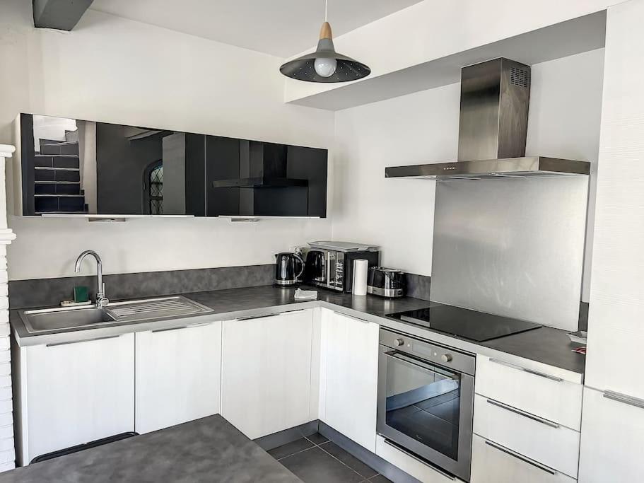 Tres Agreable T2 - Lumineux-toit Terrasse-centre * Marselha