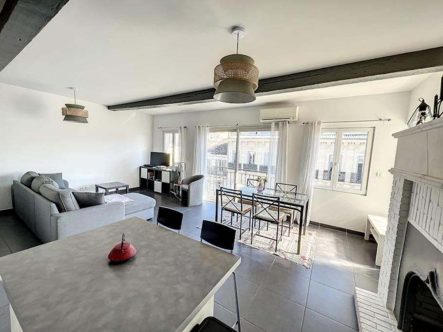 Tres Agreable T2 - Lumineux-toit Terrasse-centre * Marselha