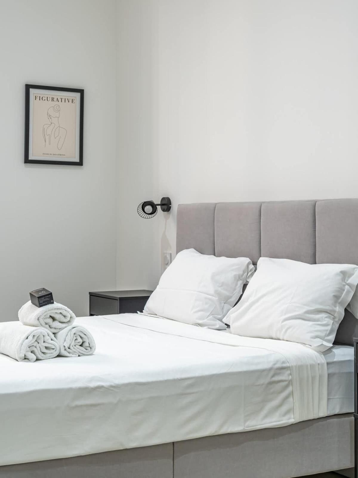Fully-equipped In Panier Close To Business Area Joliette And Old-port