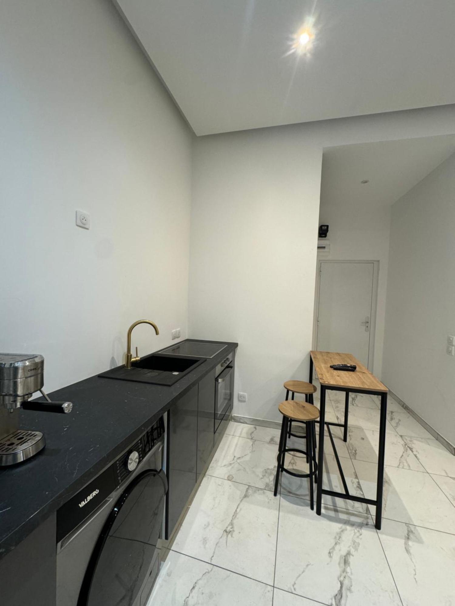 St Charles Apartment