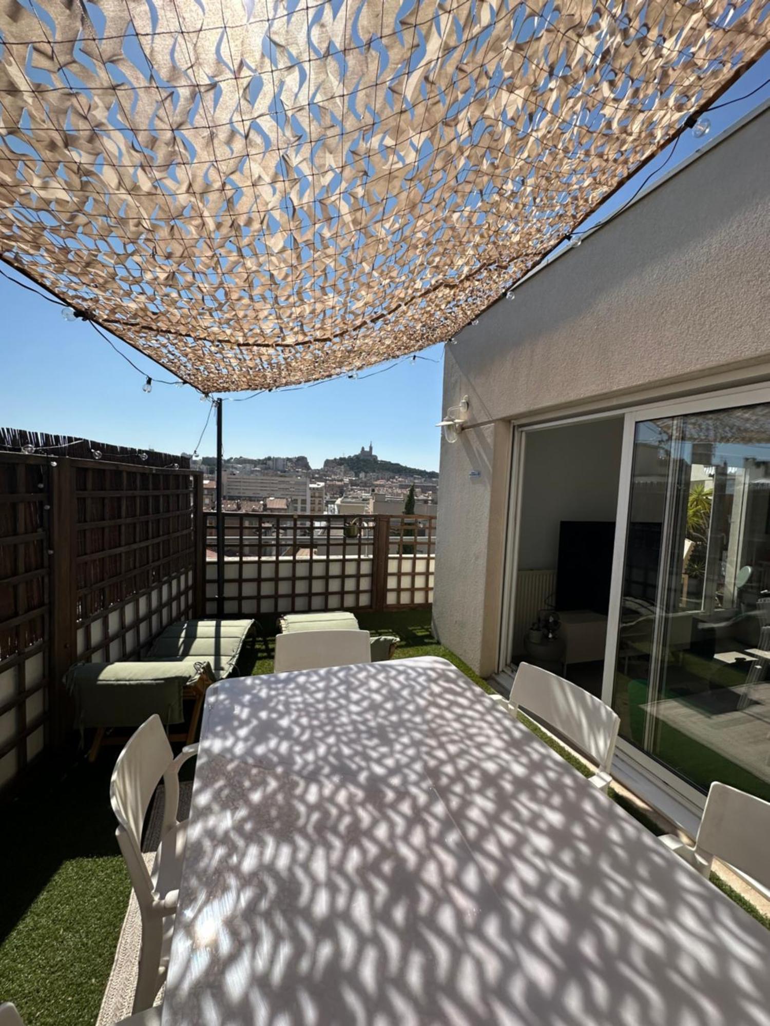 Stunning Rooftop, Near Cours Julien Apartment